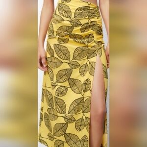 NWT Zara Island Print Skirt